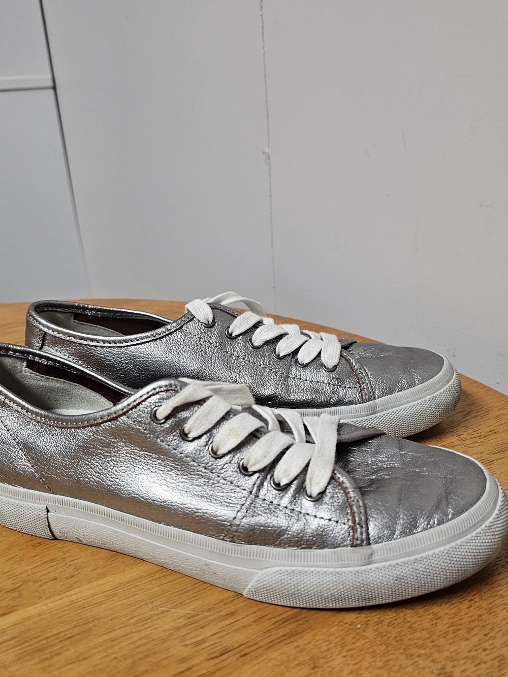 Frye Gia Low Lace Platform Sneakers Metallic Women's Size 7 Leather Comfortable